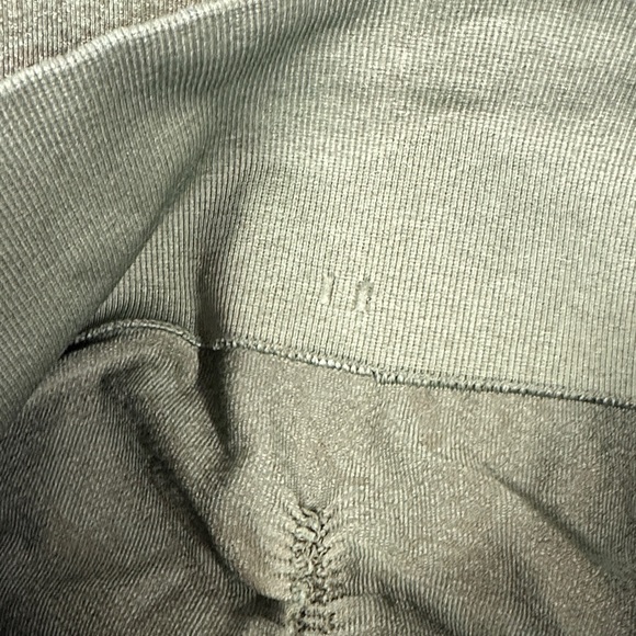 Gymshark Olive Patterned Leggings 2 - Picture 6 of 6